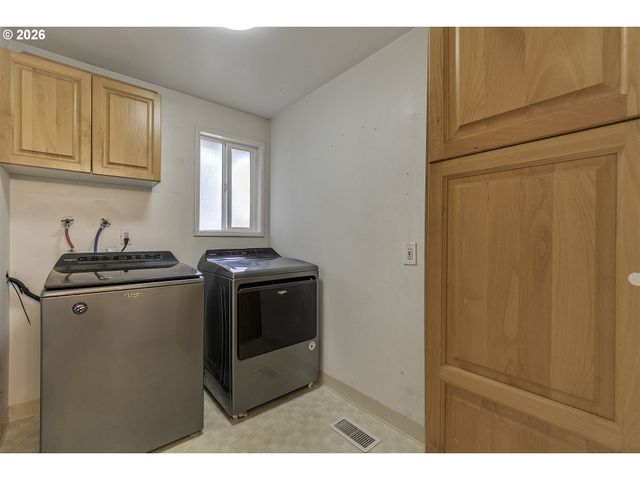 17175 Sw CANBY Ct, Beaverton, OR 97007