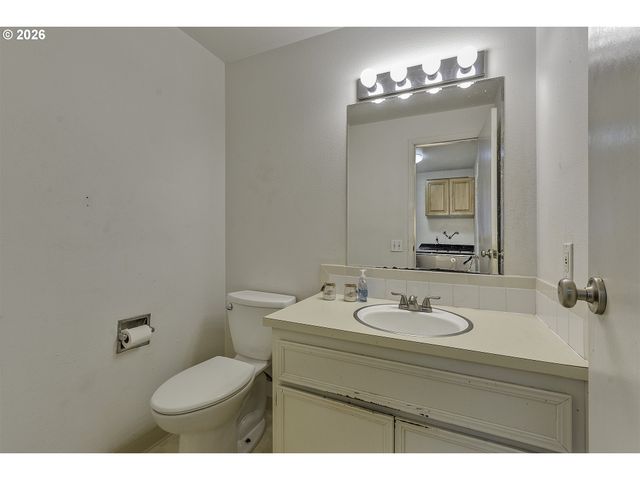 17175 Sw CANBY Ct, Beaverton, OR 97007