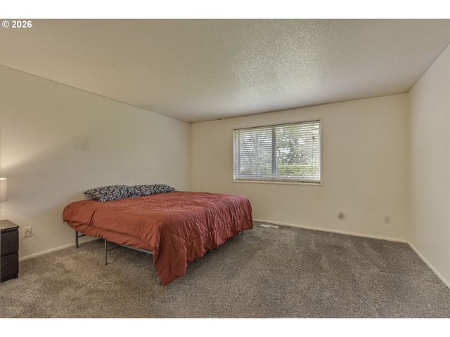17175 Sw CANBY Ct, Beaverton, OR 97007