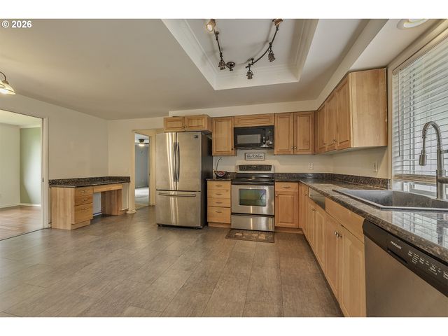 17175 Sw CANBY Ct, Beaverton, OR 97007