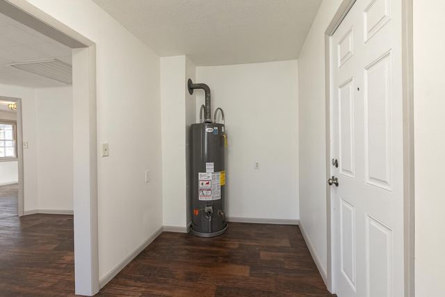 930 W Chicago Street, Springfield, MO 65803