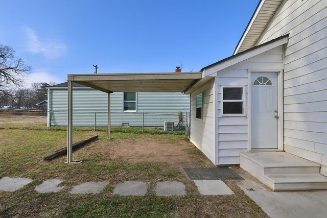 930 W Chicago Street, Springfield, MO 65803