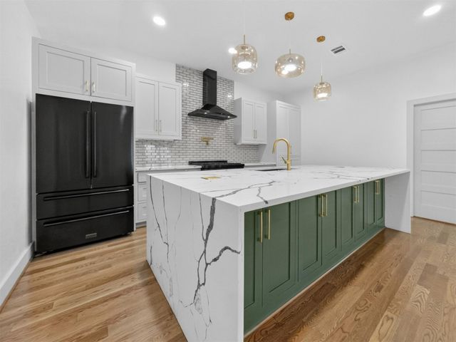 19535 Dianeshire Drive, Spring, TX 77388