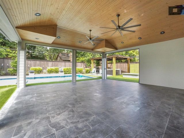 19535 Dianeshire Drive, Spring, TX 77388