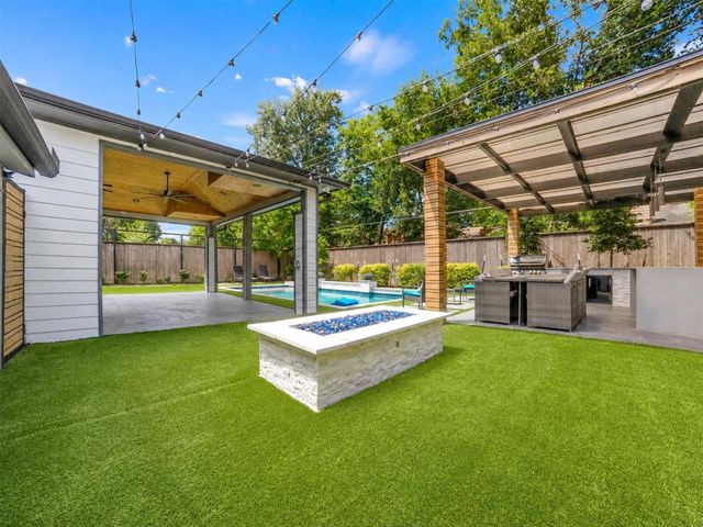 19535 Dianeshire Drive, Spring, TX 77388