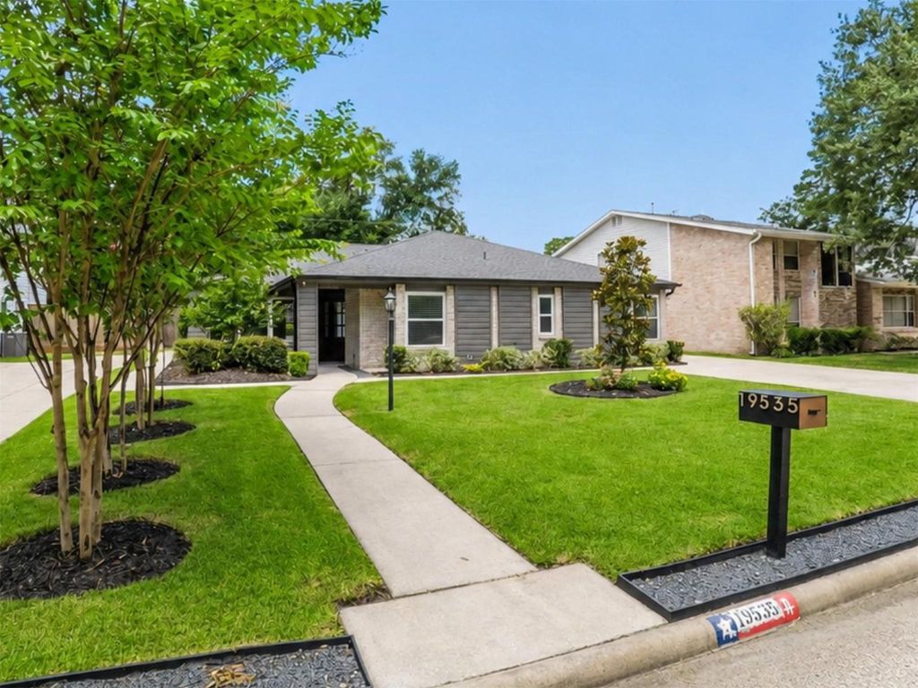 19535 Dianeshire Drive, Spring, TX 77388