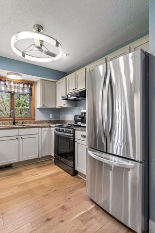 17082 Hamilton Drive, Lakeville, MN 55044