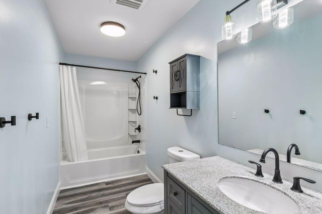 17082 Hamilton Drive, Lakeville, MN 55044