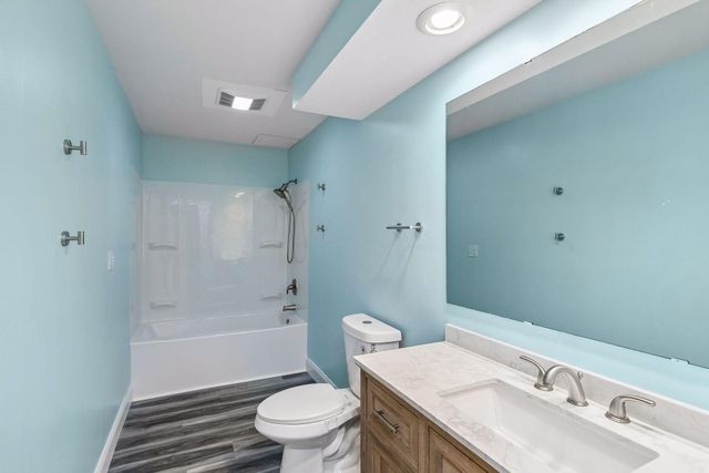 17082 Hamilton Drive, Lakeville, MN 55044