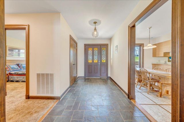 957 Lakemount DR, Moneta, VA 24121