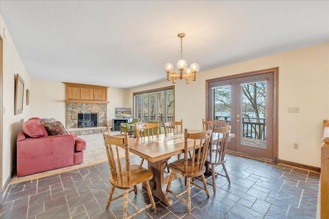 957 Lakemount DR, Moneta, VA 24121