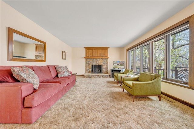 957 Lakemount DR, Moneta, VA 24121