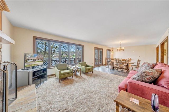 957 Lakemount DR, Moneta, VA 24121