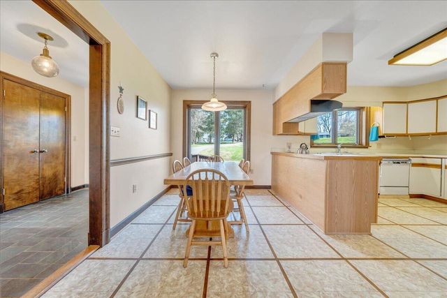 957 Lakemount DR, Moneta, VA 24121