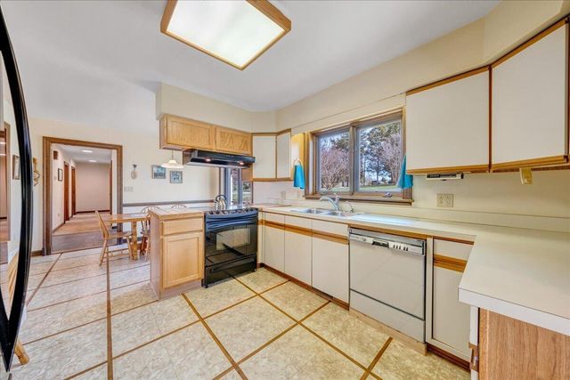 957 Lakemount DR, Moneta, VA 24121