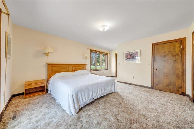 957 Lakemount DR, Moneta, VA 24121