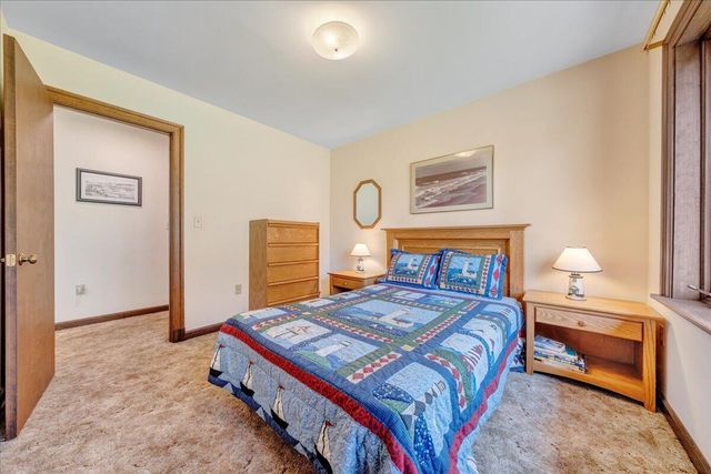 957 Lakemount DR, Moneta, VA 24121