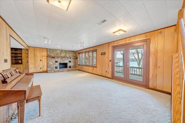 957 Lakemount DR, Moneta, VA 24121