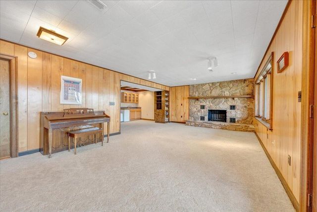 957 Lakemount DR, Moneta, VA 24121