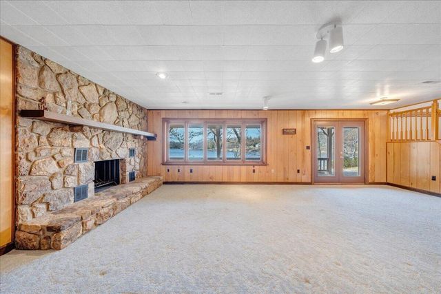 957 Lakemount DR, Moneta, VA 24121