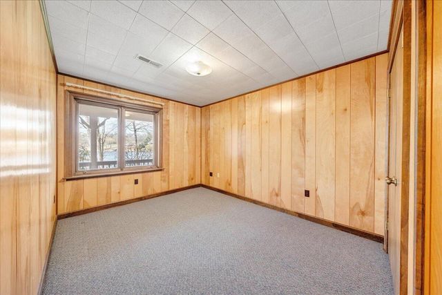 957 Lakemount DR, Moneta, VA 24121