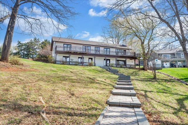 957 Lakemount DR, Moneta, VA 24121