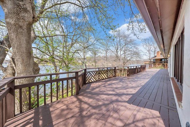 957 Lakemount DR, Moneta, VA 24121