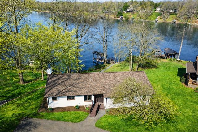 957 Lakemount DR, Moneta, VA 24121