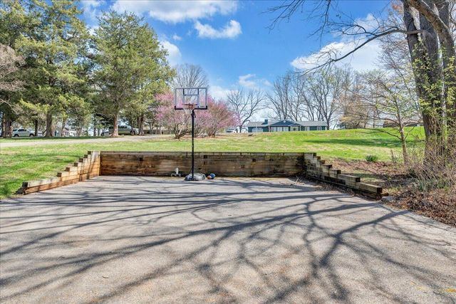 957 Lakemount DR, Moneta, VA 24121