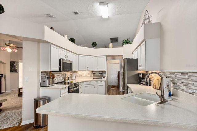 25233 LOST OAK CIRCLE, Leesburg, FL 34748