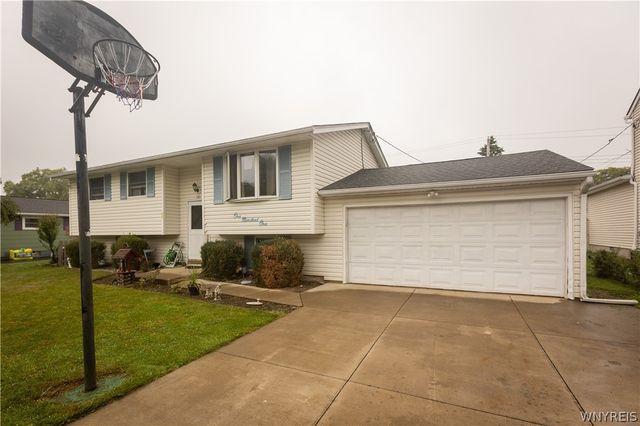 101 Phyllis Drive, West Seneca, NY 14224