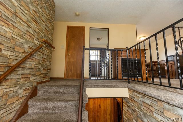 101 Phyllis Drive, West Seneca, NY 14224