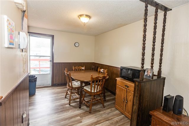 101 Phyllis Drive, West Seneca, NY 14224