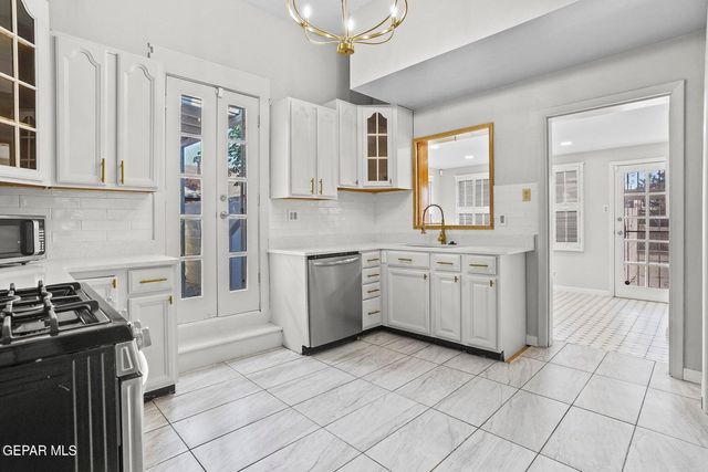 3225 Fort Boulevard 1, El Paso, TX 79930