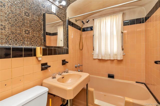 172-15 Effington Avenue, Flushing, NY 11358