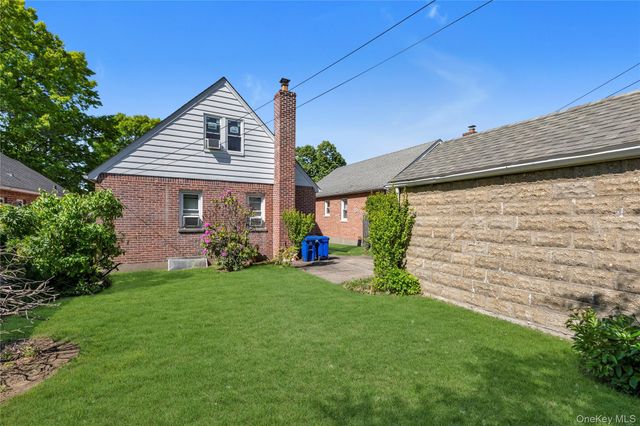 172-15 Effington Avenue, Flushing, NY 11358