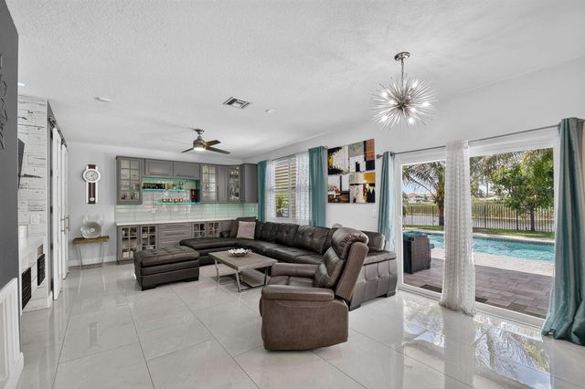 8890 Cobblestone Point Circle, Boynton Beach, FL 33472