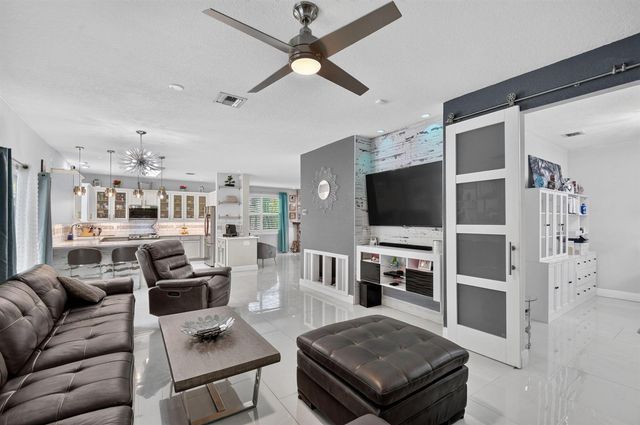 8890 Cobblestone Point Circle, Boynton Beach, FL 33472