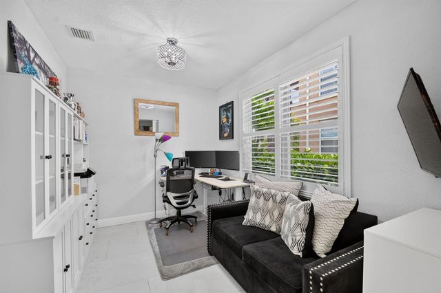 8890 Cobblestone Point Circle, Boynton Beach, FL 33472