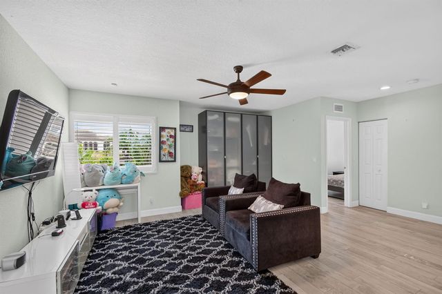 8890 Cobblestone Point Circle, Boynton Beach, FL 33472