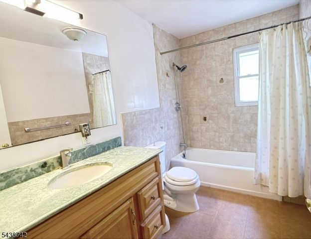 13 Greenwich Rd, Edison Twp., NJ 08820