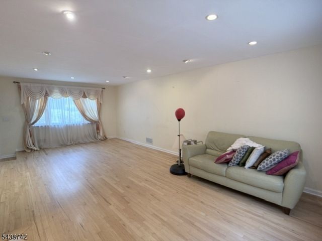 13 Greenwich Rd, Edison Twp., NJ 08820