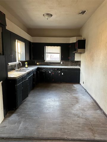 115 1st Street, Terrell, TX 75160