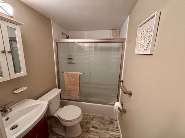 73 Sunrise Dr, Weymouth, MA 02191