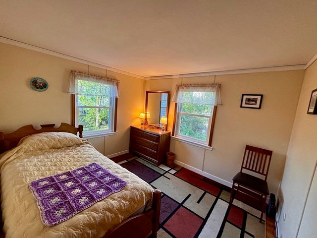 73 Sunrise Dr, Weymouth, MA 02191
