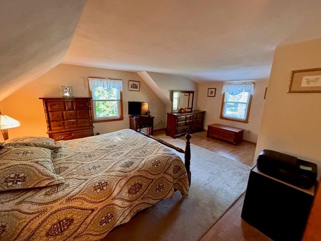 73 Sunrise Dr, Weymouth, MA 02191