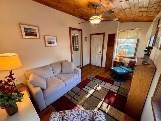 73 Sunrise Dr, Weymouth, MA 02191