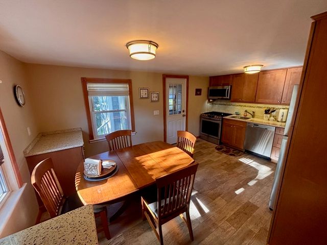 73 Sunrise Dr, Weymouth, MA 02191