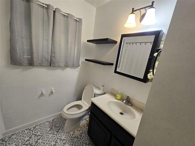 912 Hemlock RD, Salem, VA 24153