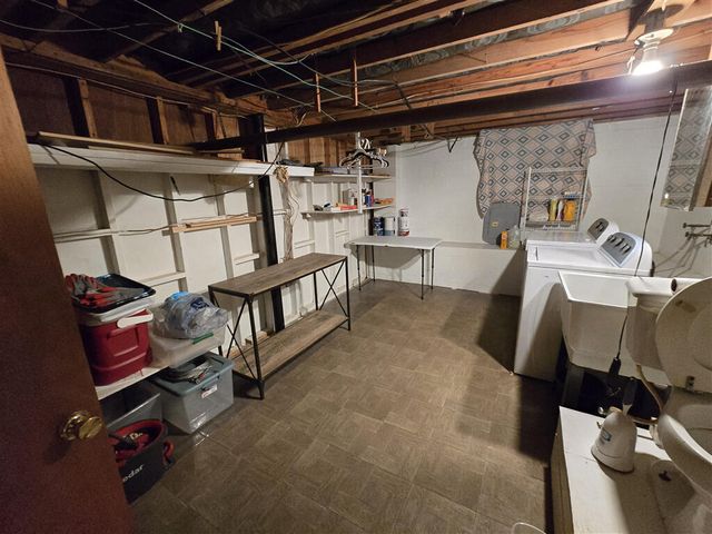 912 Hemlock RD, Salem, VA 24153